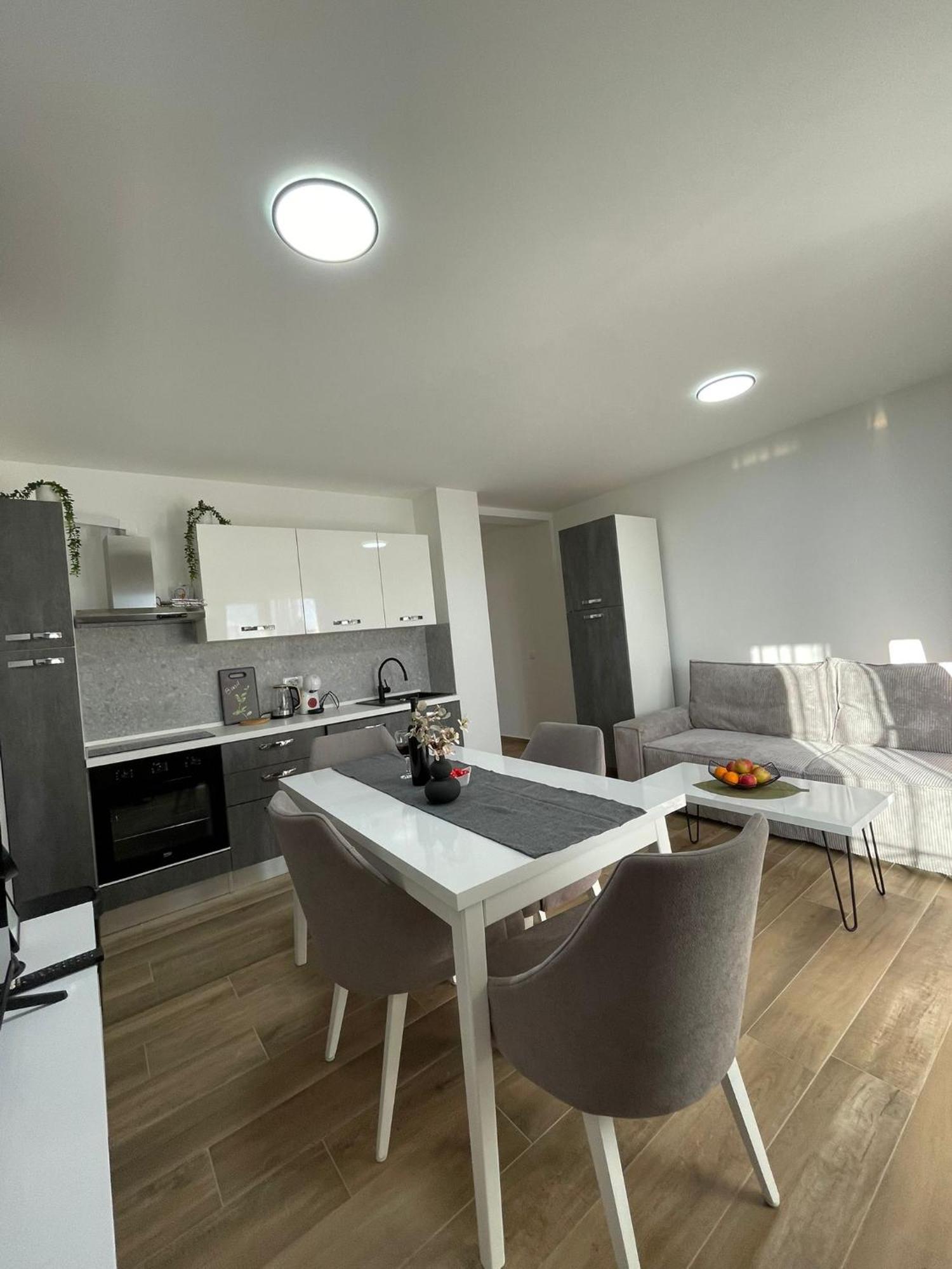 Stina Apartment Biograd Na Moru Luaran gambar